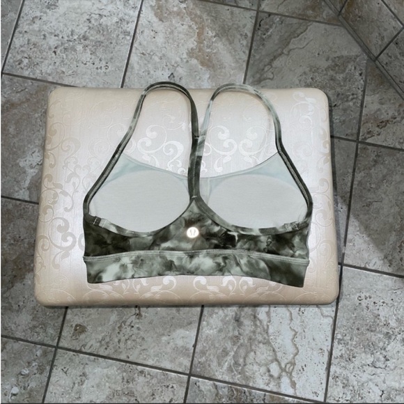 Lululemon olive diamond dye align leggings 28” and flow y bra - Picture 6 of 8